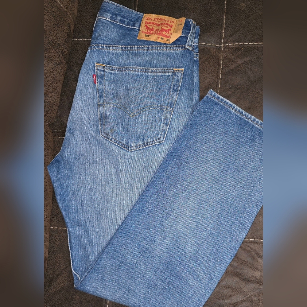 NWOT Men's 501 Levi's Button Fly Size 36x32